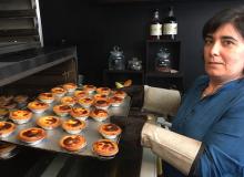 One of the great culinary wonders of Portugal, the cinnamondusted pastel de nata (custard tart). Photos by Nita Swartz