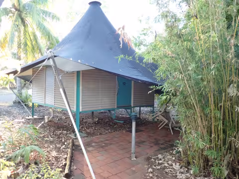 AUS_5737_Bush_bungalow_in_Jabiru.JPG
