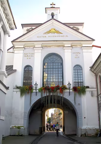 Addison_Vilnius_Gates_of_Dawn_rgb.jpg
