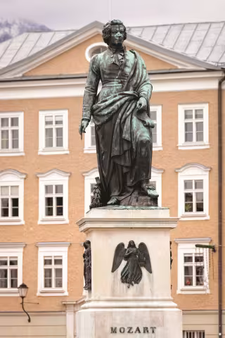 CT43-1-Salzburg-Mozarts-statue-credit-George-Clerk.jpg
