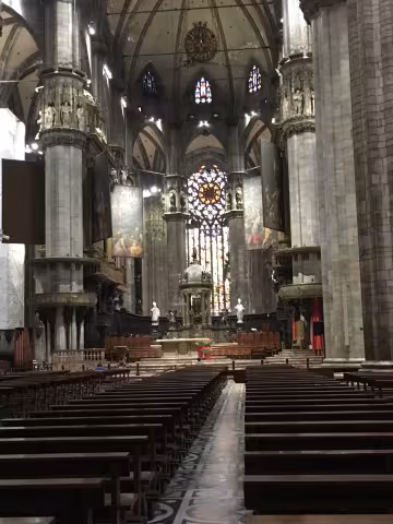 Fischer_1561 Milan cathedral interior.jpg