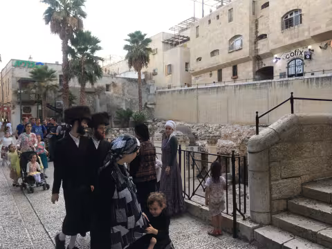 Is_Jerusalem_-_Street_Life.jpg
