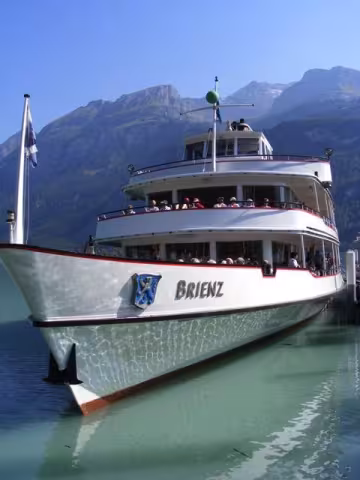 Moore_Brienz_boat.jpg