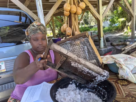 Scott_3 Kimberly grating coconut.jpg