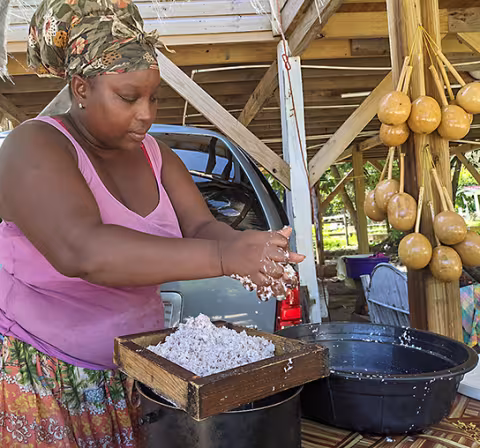 Scott_4 Kimberly squeezing coconut rgb.jpg