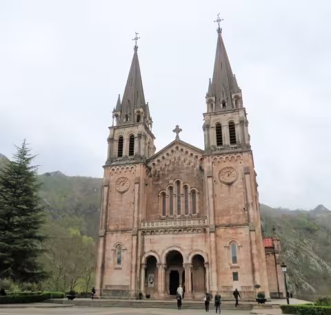 Spain_Sanctuary covadonga.jpg