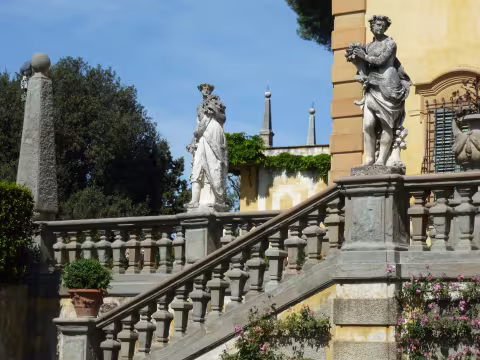 Tuscany_staircase.jpg