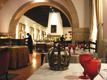 In what was once the kitchen of the Palácio Nacional de Queluz, the Cozinha Velha - Queluz Restaurant now offers elegant dining.