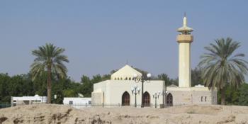 A local mosque at Hili, with ruins of the Hili 1 settlement in the foreground.