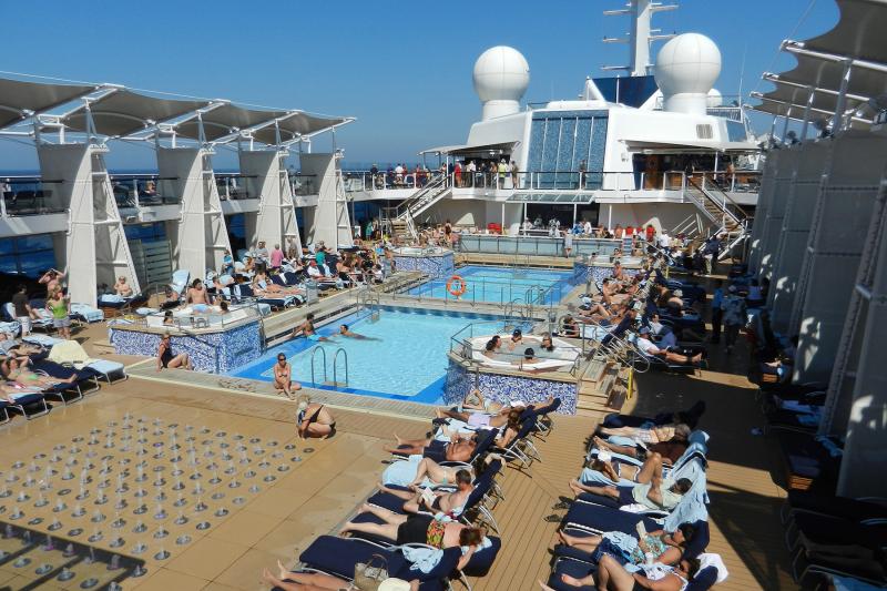 To avoid the worst cruise ship crowds, use amenities such as swimming pools during off-peak hours.